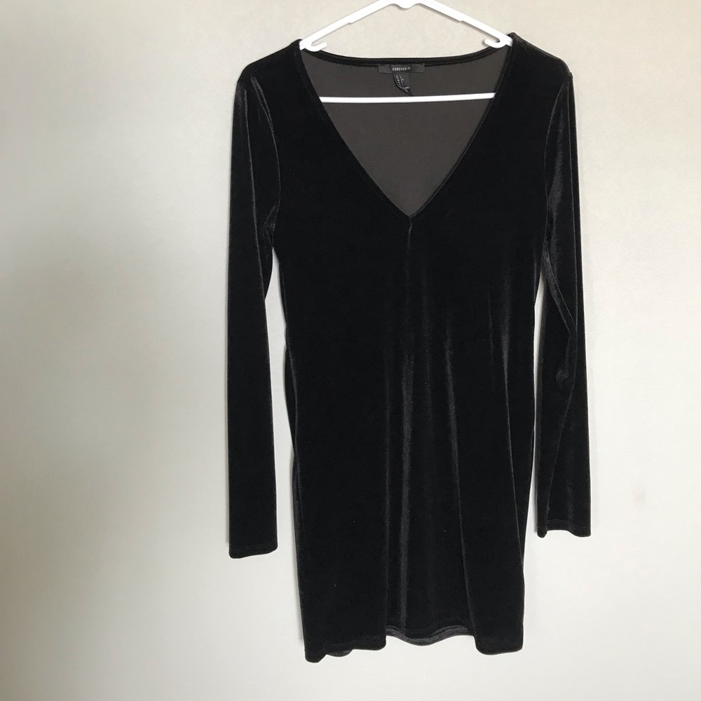 Long sleeve bodycon velvet mini dress